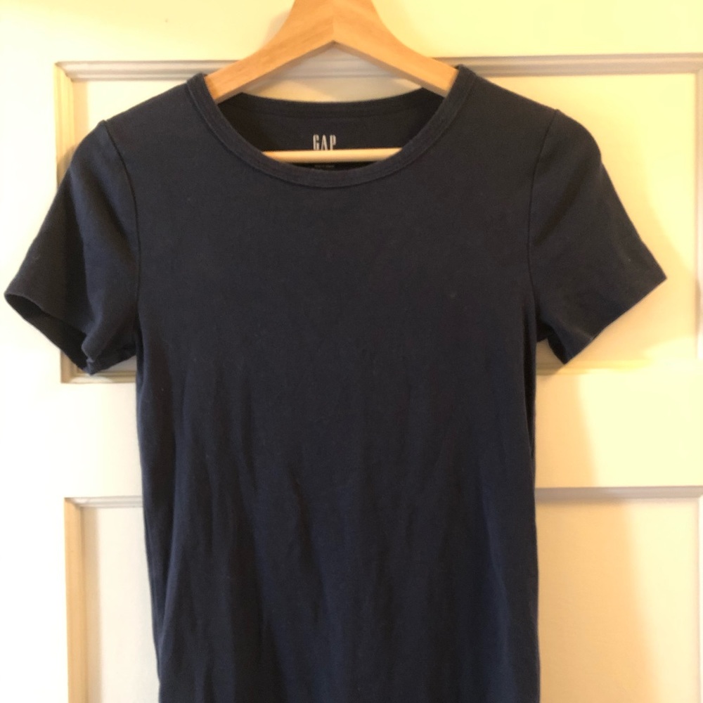 Vintage navy blue crew neck GAP tee